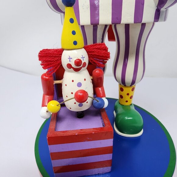 Buster The Clown 1998 15" Nutcracker Figurine With Balloons Vintage As Is - Picture 4 of 14